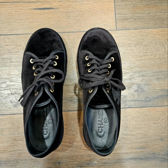 Chanel Black Velvet Sneakers - Size 39 1/2 - Picture 6 of 12